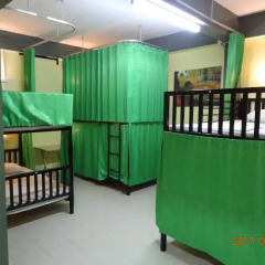 Lanta Hugs and Hostel Ланта балкон