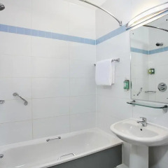 Отель Jurys Inn Glasgow 4* Улучшенный номер с разными типами кроватей