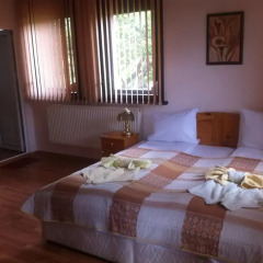 Отель Toncho"s Guest House & Mehana Велико Тырново комната для гостей фото 2