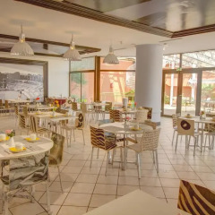 Hotel Arles Plaza Арль питание