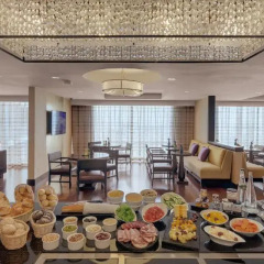 Kempinski Hotel Gold Coast City 5* Улучшенный номер с различными типами кроватей