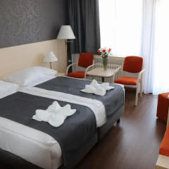 Hotel Krystal 3* Улучшенный номер с двуспальной кроватью фото 2
