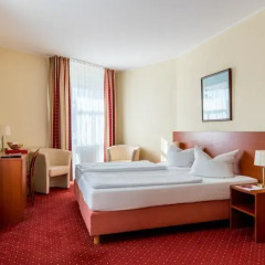 AZIMUT Hotel Dresden 4* Стандартный номер с двуспальной кроватью фото 7