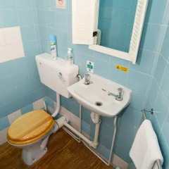 Отель Kipps Brighton Hostel Великобритания, Кемптаун - отзывы, цены и фото номеров - забронировать отель Kipps Brighton Hostel онлайн ванная фото 2