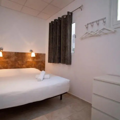 Отель Hostal Martinval Номер категории Эконом с двуспальной кроватью