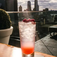 Отель citizenM New York Times Square бассейн