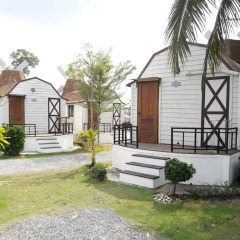 Отель De Coco House Sriracha 3* Улучшенное бунгало с различными типами кроватей фото 10