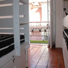 Surf in Chiado Hostel Кровать в общем номере с двухъярусной кроватью фото 4