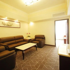 Overseas Chinese Friendship Hotel 3* Люкс повышенной комфортности с различными типами кроватей
