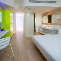 Отель Barceló Milan Улучшенный номер с двуспальной кроватью фото 2