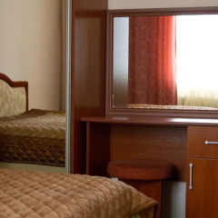 Отель Intour Кыргызстан, Каракол - отзывы, цены и фото номеров - забронировать отель Intour онлайн сейф в номере