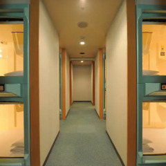 Отель Capsule Inn Kamata Капсула в мужском общем номере фото 3