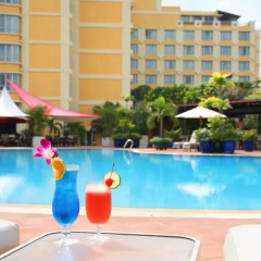 New World Saigon Hotel бассейн фото 3