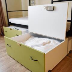 Little Quarter Hostel Кровать в общем номере с двухъярусной кроватью фото 8