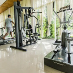 Отель Bang Tao Beach Pool Villa фитнесс-зал