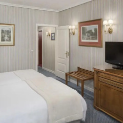 Отель Melia Castilla 4* Люкс с различными типами кроватей