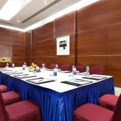 Отель Golden Sands Hotel Sharjah ОАЭ, Шарджа - 11 отзывов об отеле, цены и фото номеров - забронировать отель Golden Sands Hotel Sharjah онлайн помещение для мероприятий