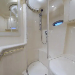 Luxury Yacht Hotel ванная