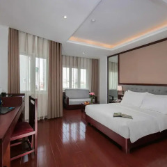Quoc Hoa Premier Hotel 4* Номер Делюкс двуспальная кровать фото 3