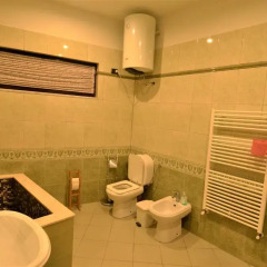 Отель Villa Berberi Албания, Тирана - отзывы, цены и фото номеров - забронировать отель Villa Berberi онлайн ванная фото 2