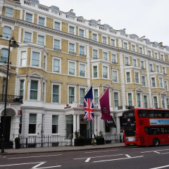 Отель Crowne Plaza London Kensington городской автобус