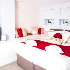 Отель Flat 2, Falcondale House 5 South Cliff Великобритания, Истборн - отзывы, цены и фото номеров - забронировать отель Flat 2, Falcondale House 5 South Cliff онлайн комната для гостей фото 3