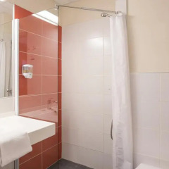 Отель Hôtel Akena City Agen Castelculier 3* Стандартный номер с двуспальной кроватью фото 5