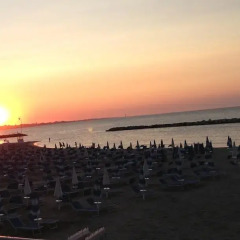 Hotel Villa Del Parco Римини пляж