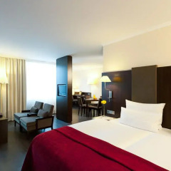 Отель NH Collection Berlin Mitte Am Checkpoint Charlie 4* Люкс с разными типами кроватей фото 9