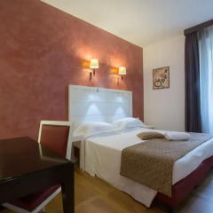 Floris Hotel 3* Номер Комфорт с двуспальной кроватью фото 9