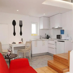 Отель Alfama Yellow House 2* Апартаменты с 2 отдельными кроватями фото 18