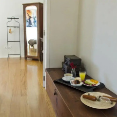 Отель YOURS GuestHouse Porto 4* Стандартный номер с двуспальной кроватью (общая ванная комната) фото 4