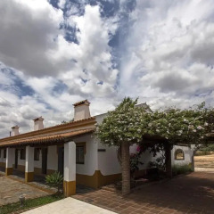 Naveterra-Hotel Rural парковка