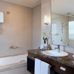 Отель Media Rotana Dubai Стандартный номер с различными типами кроватей фото 3