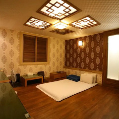 Haeundae Grimm Hotel 2* Стандартный номер с различными типами кроватей фото 6
