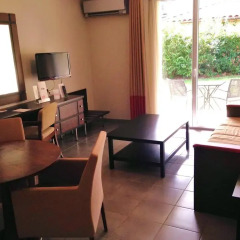 Отель Hôtel Résidence Les Pins Galants Toulouse-Tournefeuille Франция, Турнефёй - отзывы, цены и фото номеров - забронировать отель Hôtel Résidence Les Pins Galants Toulouse-Tournefeuille онлайн комната для гостей фото 3