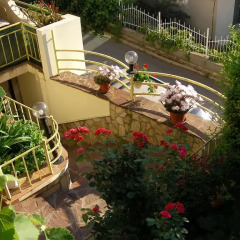Отель Tora Bora Guest House