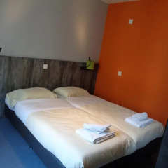 Brxxl 5 City Centre Hostel Стандартный номер с двуспальной кроватью фото 2