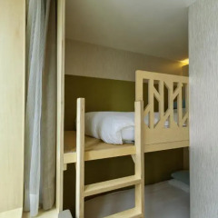 aFIRST Hotel Myeongdong 3* Стандартный семейный номер с двуспальной кроватью фото 3