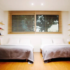 Отель YE'4 Guesthouse 2* Стандартный семейный номер с двуспальной кроватью (общая ванная комната) фото 2