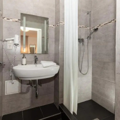 Отель Urban Stay Villa Cicubo Salzburg Австрия, Зальцбург - 3 отзыва об отеле, цены и фото номеров - забронировать отель Urban Stay Villa Cicubo Salzburg онлайн ванная фото 6