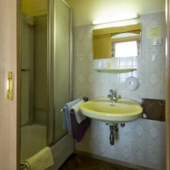 Hotel Pension Bosch 3* Стандартный номер с двуспальной кроватью (общая ванная комната) фото 5