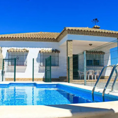 Отель Chalet Pinares de Roche Испания, Кониль-де-ла-Фронтера - отзывы, цены и фото номеров - забронировать отель Chalet Pinares de Roche онлайн бассейн