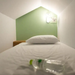 Barn And Bed Hostel Кровать в общем номере фото 6