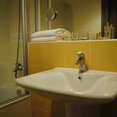 Отель Lokal Inn Номер Делюкс фото 2