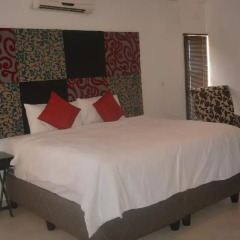 Отель Zanville Bed And Breakfast Габороне комната для гостей фото 4
