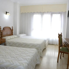 Отель Serantes Hotel Испания, Эль-Грове - отзывы, цены и фото номеров - забронировать отель Serantes Hotel онлайн комната для гостей фото 4