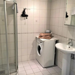 Отель Romeo Family Kaarli Apartment Эстония, Таллин - отзывы, цены и фото номеров - забронировать отель Romeo Family Kaarli Apartment онлайн ванная