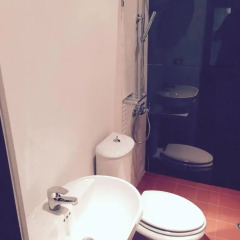 Отель Blloku Hotel Tirana Албания, Тирана - отзывы, цены и фото номеров - забронировать отель Blloku Hotel Tirana онлайн ванная фото 2
