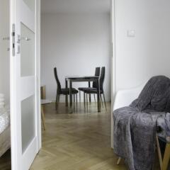 Апартаменты Bizzi Luxheart Of Old Town Apartment Варшава комната для гостей фото 2